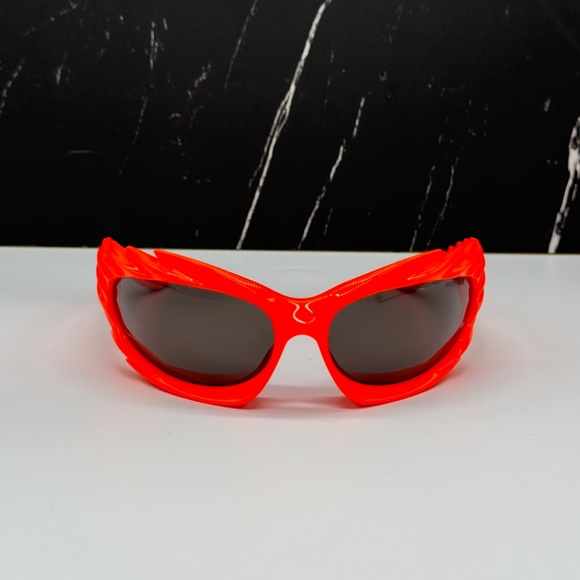 NEW BB0255S 005 BALENCIAGA ORANGE OVAL WOMEN BALENCIAGA SUNGLASSES - Picture 2 of 10